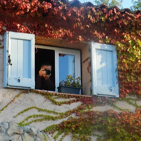 Panzió Le Clos D'eima Saint-Cézaire-sur-Siagne