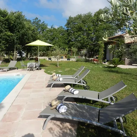 Panzió Le Clos D'eima Saint-Cézaire-sur-Siagne